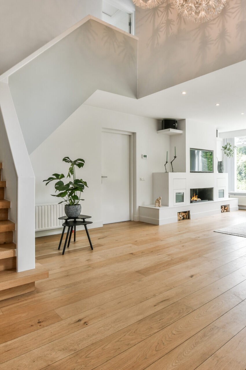 Spacious living room